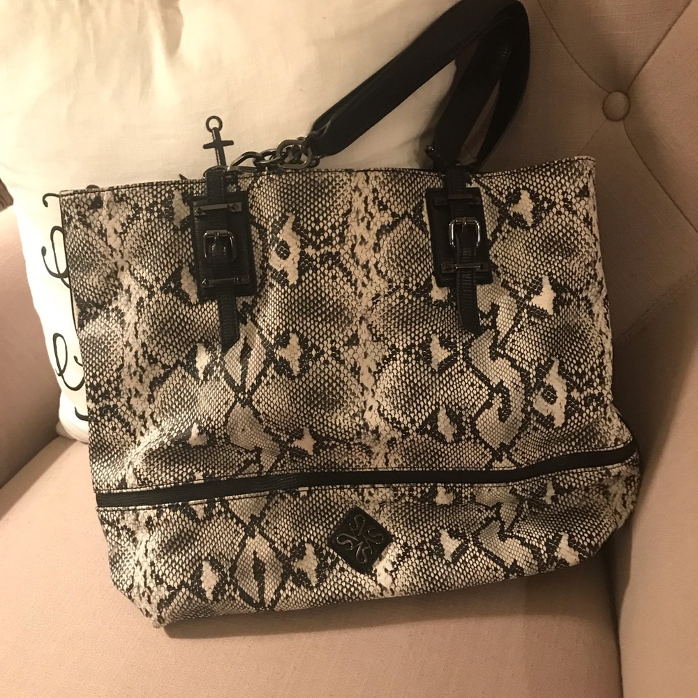 Simply Vera Wang Purse ! EXC condition !
